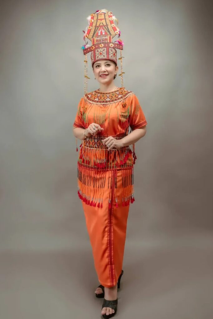 Baju Adat Cewek Toraja Sulawesi Selatan Cantik