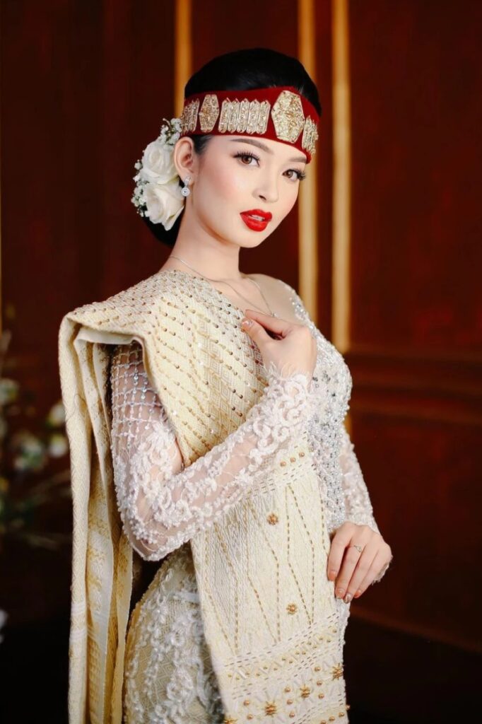 Pakaian Adat Suku Batak Medan Cantik Modern