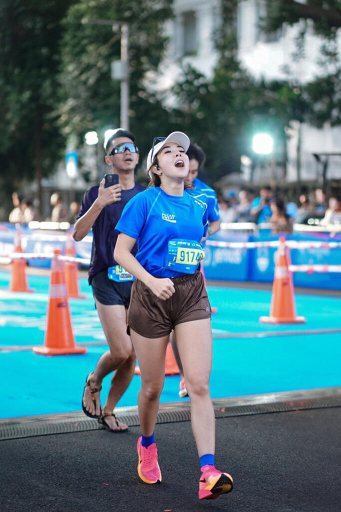Fotografi FotoYu Gisel Anastasia Mulut mangap