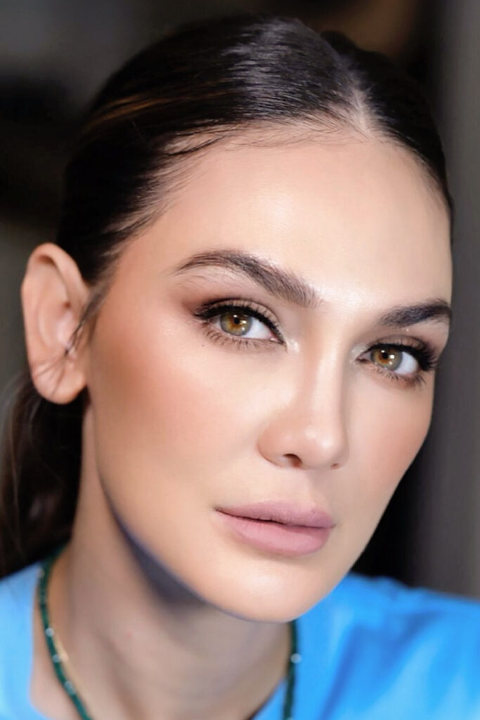 Wajah luna maya seksi sange