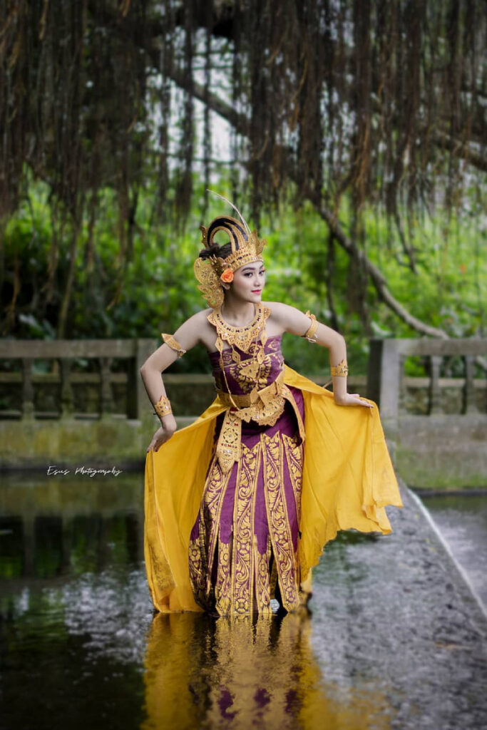 Tari Cendrawasi Cewek Budaya Bali Seksi