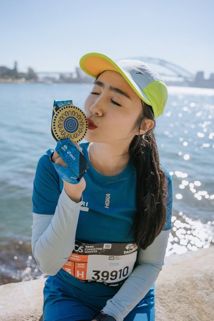 Febby Rastanty Full Marathon Sidney Olahraga Pariwisata Cium Medali