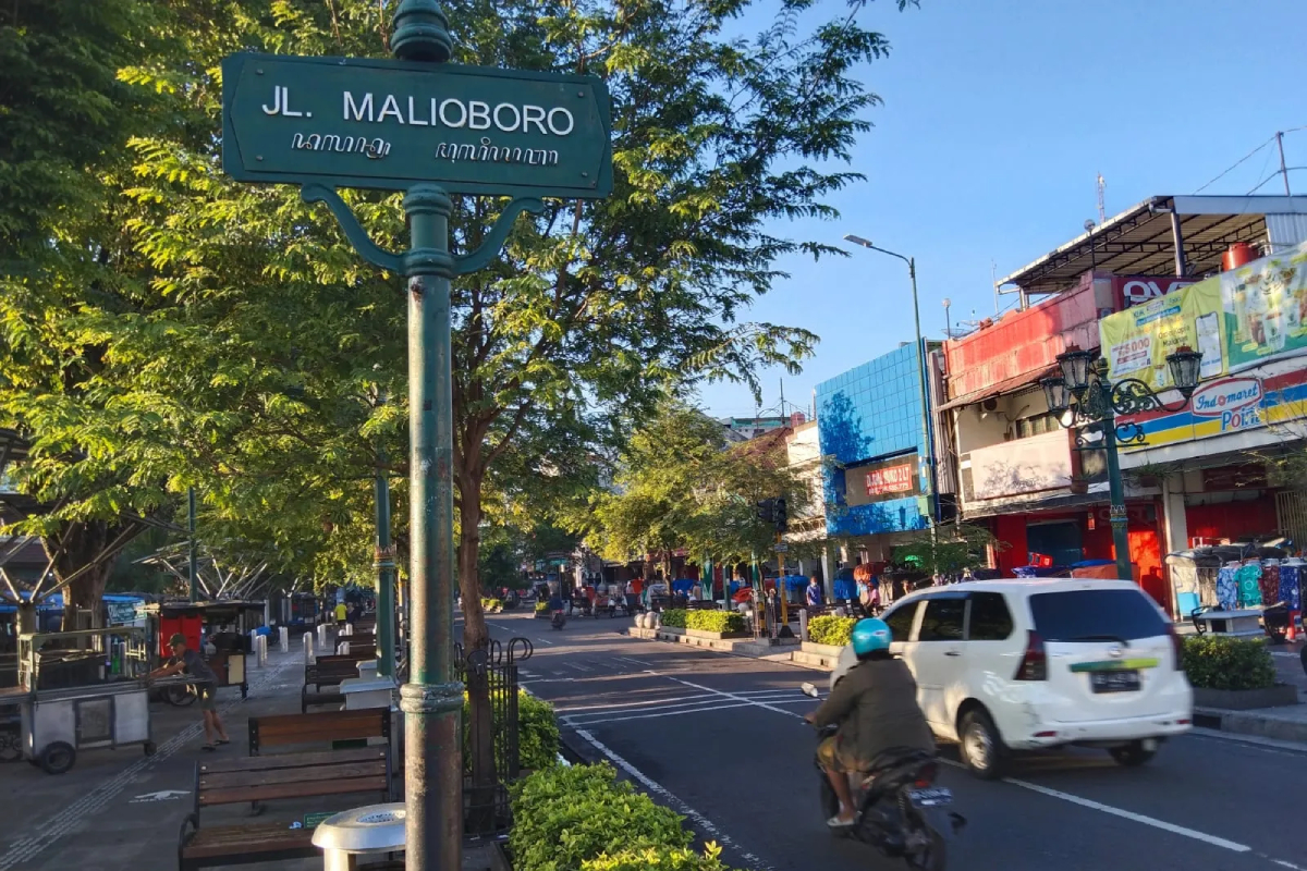 Jalan Malioboro Laporan Studi Tour Yogyakarta