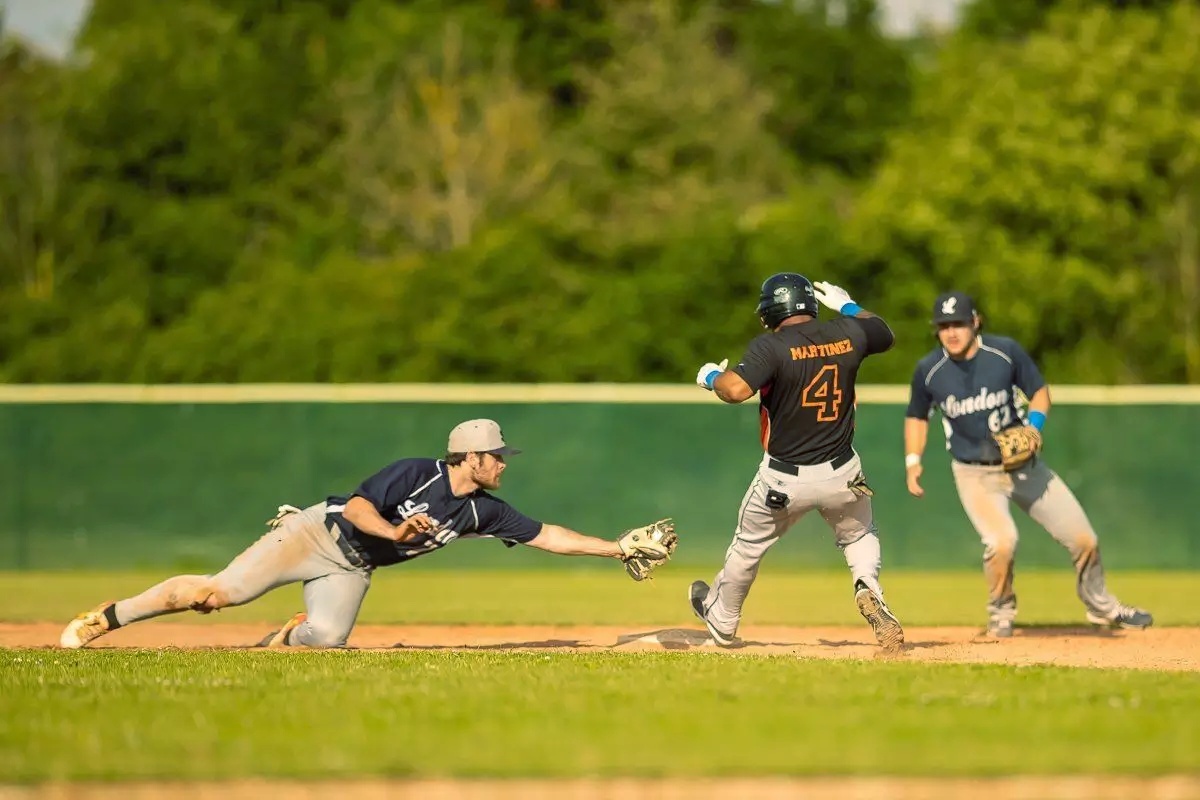 Permainan Bola Kecil Kasti