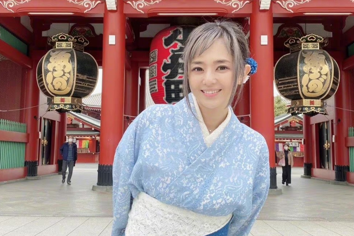 Budaya Jepang Kimono Sira Aoi