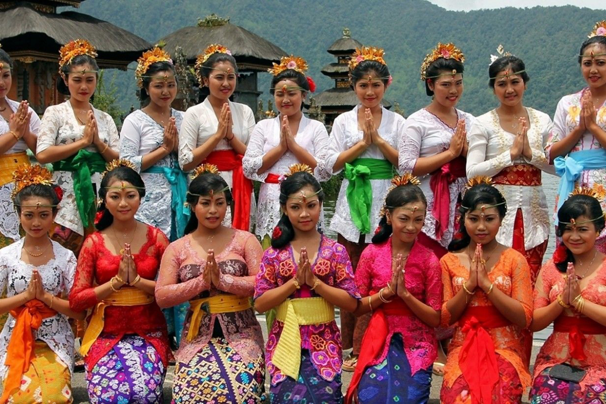 Perkembangan Pakaian Sembahyang Bali