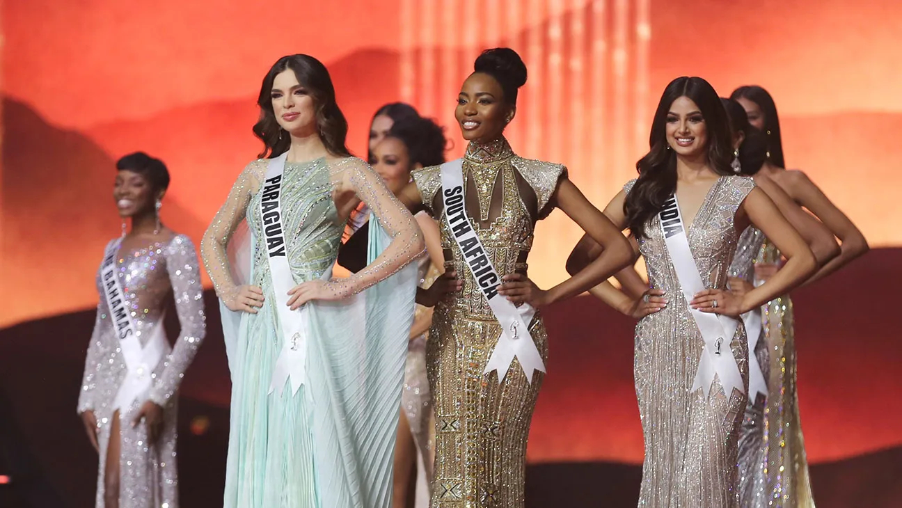 Para Gaun Malam Miss Universe