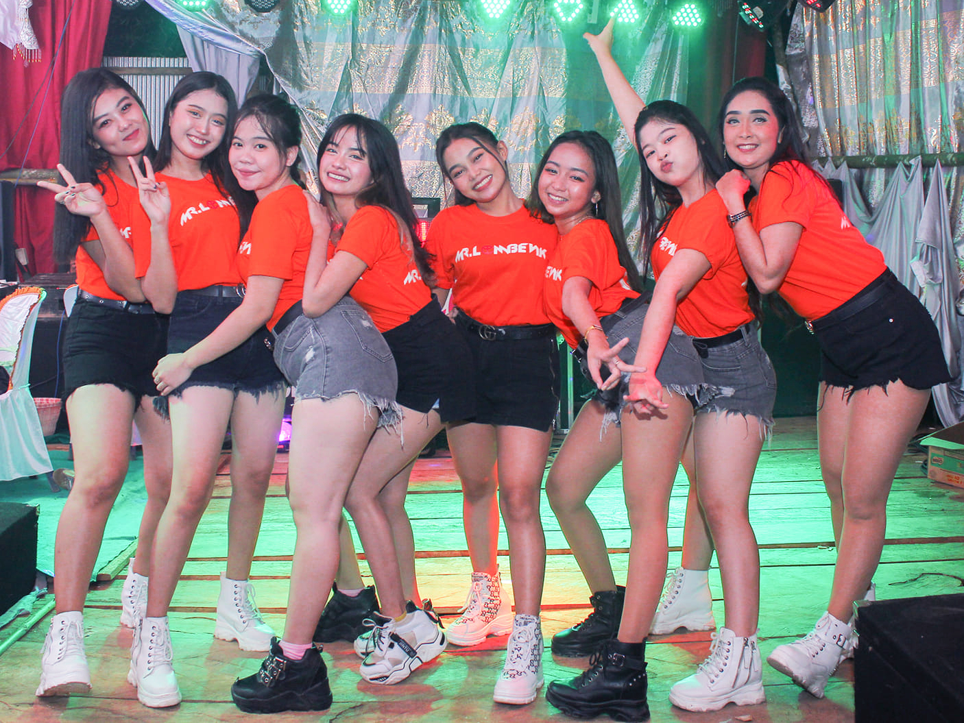 Biduan Malucca Kenakan Hotpant Seksi