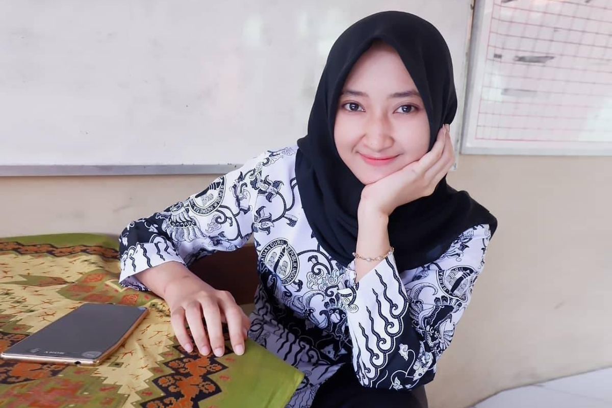 Makalah Syarat Profesi dan Kode Etik Guru