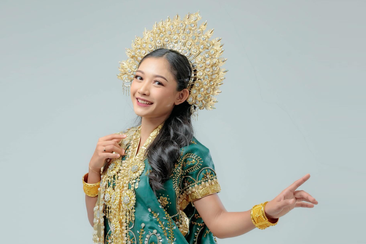 andi jerni cewek bugis bangsawan baju bodo